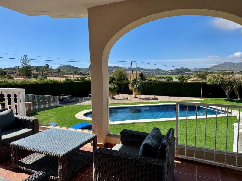 4 slaapkamer Villa te koop in Las Barracas met zwembad garage - € 895.000 (Ref: 10182126)