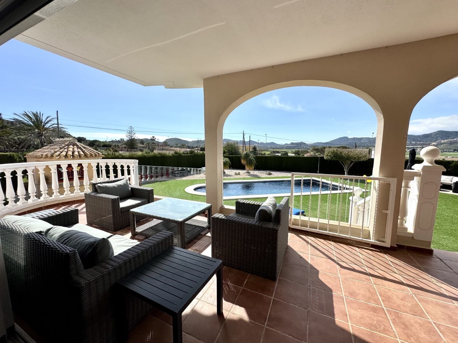 4 slaapkamer Villa te koop in Las Barracas met zwembad garage - € 895.000 (Ref: 10182126)