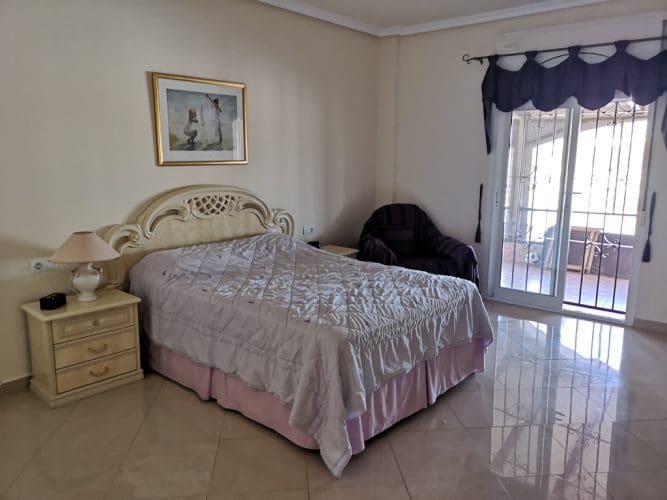5 bedroom Villa for sale in Fuente Alamo de Murcia with pool garage - € 299,500 (Ref: 7274151)