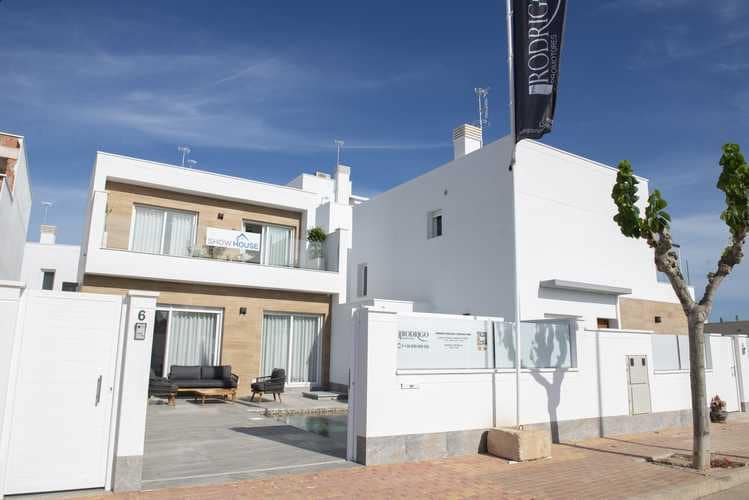 3 chambre Villa/Maison à vendre à San Pedro del Pinatar avec piscine garage - 328 000 € (Ref: 7932395)