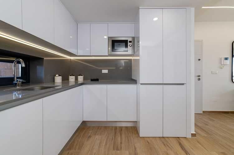 2 soverom Leilighet til salgs i Los Alcazares med svømmebasseng garasje - € 219 000 (Ref: 7994955)