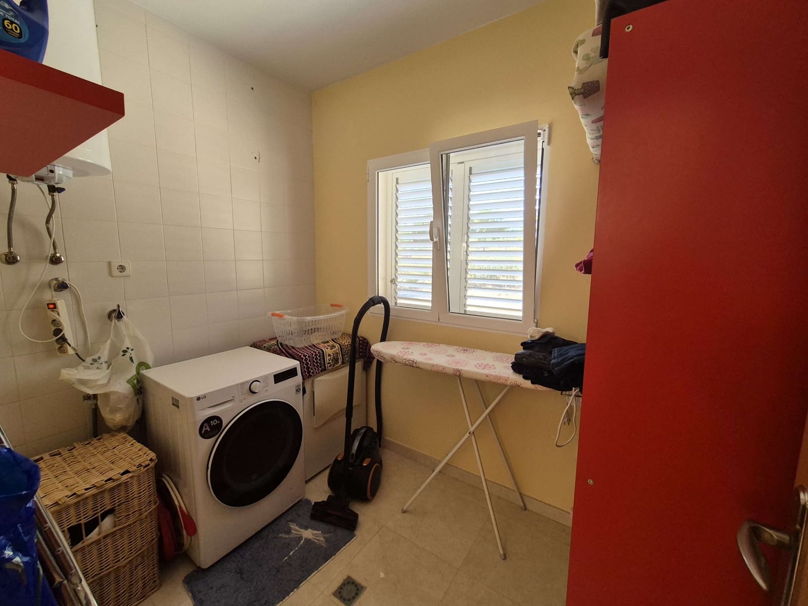 4 bedroom Villa for sale in Totana with pool garage - € 425,000 (Ref: 8248298)