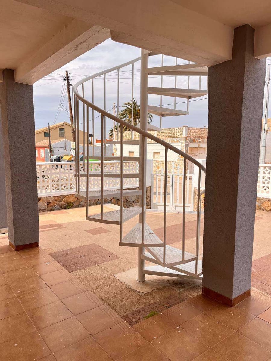 4 slaapkamer Villa te koop in Cartagena met garage - € 299.000 (Ref: 8258073)