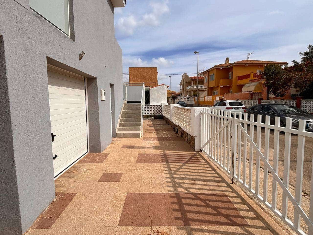 4 slaapkamer Villa te koop in Cartagena met garage - € 299.000 (Ref: 8258073)