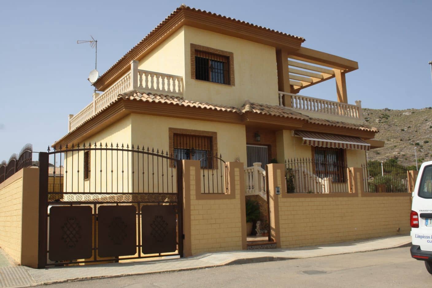 4 bedroom Villa for sale in Cartagena with pool garage - € 299,000 (Ref: 8376800)