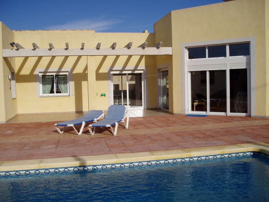 3 soveværelse Villa til salg i Las Barracas med swimmingpool garage - € 550.000 (Ref: 8567032)