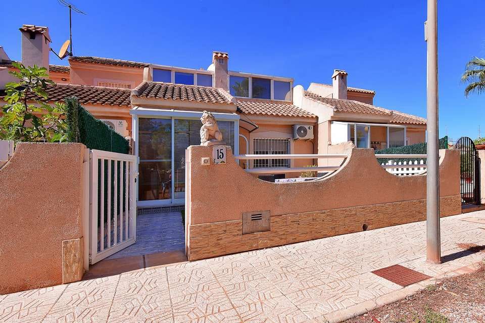 3 soverom Villa til salgs i Estrella de Mar med svømmebasseng - € 185 000 (Ref: 8580730)