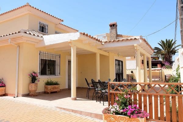 4 soveværelse Villa til salg i Estrella de Mar med swimmingpool garage - € 415.000 (Ref: 8580965)