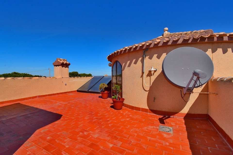 3 soveværelse Villa til salg i El Carmoli med swimmingpool garage - € 579.000 (Ref: 8583784)