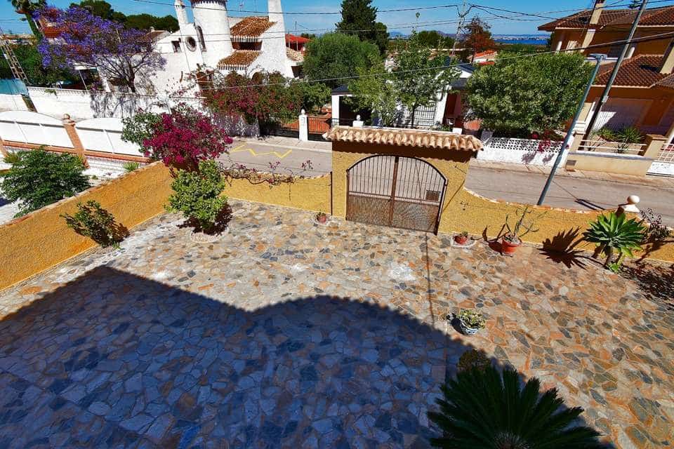 3 soveværelse Villa til salg i El Carmoli med swimmingpool garage - € 579.000 (Ref: 8583784)