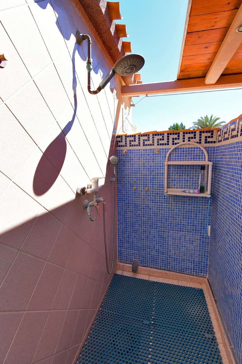 3 soveværelse Villa til salg i El Carmoli med swimmingpool garage - € 579.000 (Ref: 8583784)