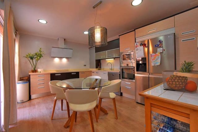 4 quarto Moradia para venda em Los Alcázares com piscina garagem - 240 000 € (Ref: 8816690)