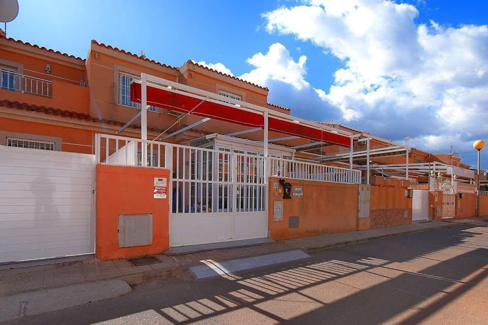 4 quarto Moradia para venda em Los Alcazares com piscina garagem - 240 000 € (Ref: 8816690)