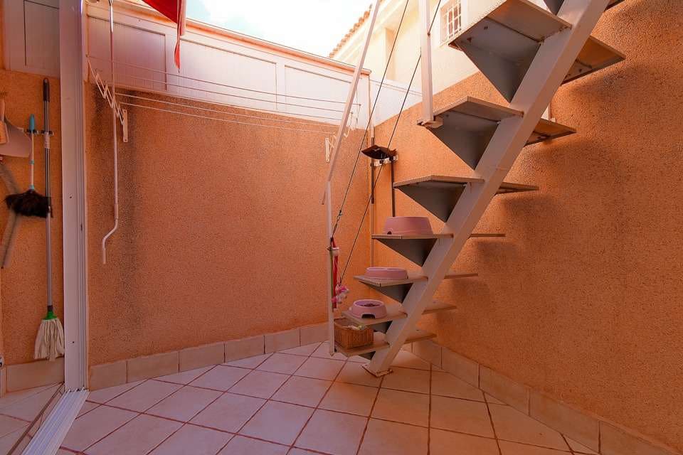 4 quarto Moradia para venda em Los Alcazares com piscina garagem - 240 000 € (Ref: 8816690)