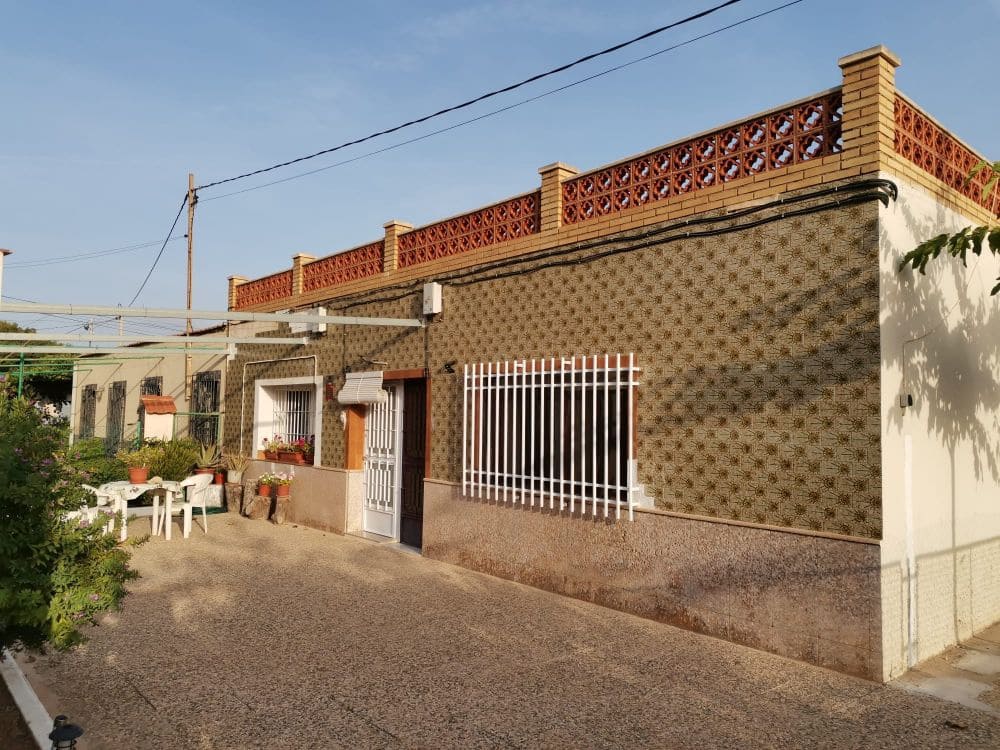 8 soveværelse Villa til salg i Playa Honda med garage - € 250.000 (Ref: 8901314)