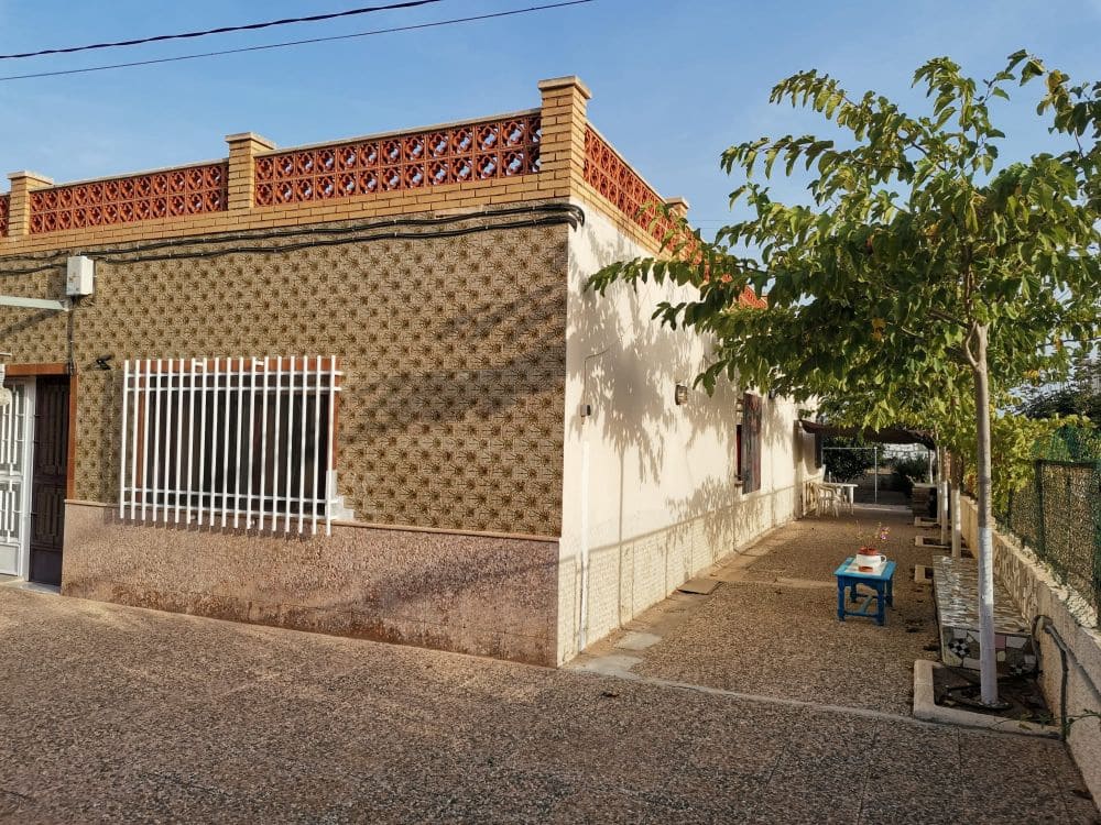 8 soveværelse Villa til salg i Playa Honda med garage - € 250.000 (Ref: 8901314)