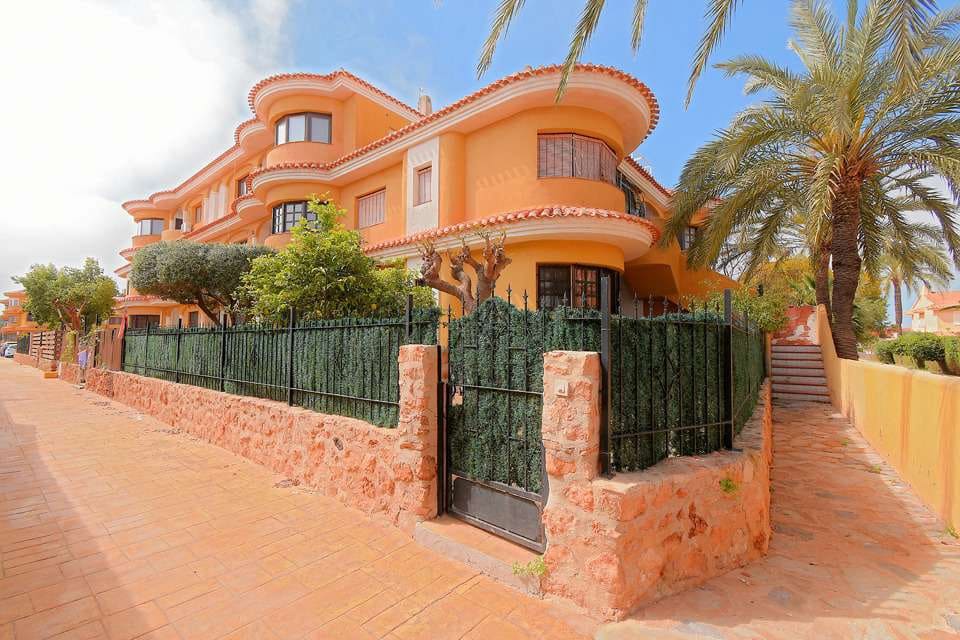 2 slaapkamer Appartement te koop in Estrella de Mar met zwembad - € 145.000 (Ref: 8934855)