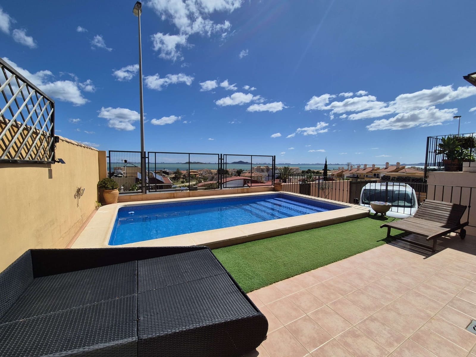 4 soveværelse Villa til salg i El Carmoli med swimmingpool garage - € 425.000 (Ref: 8939617)