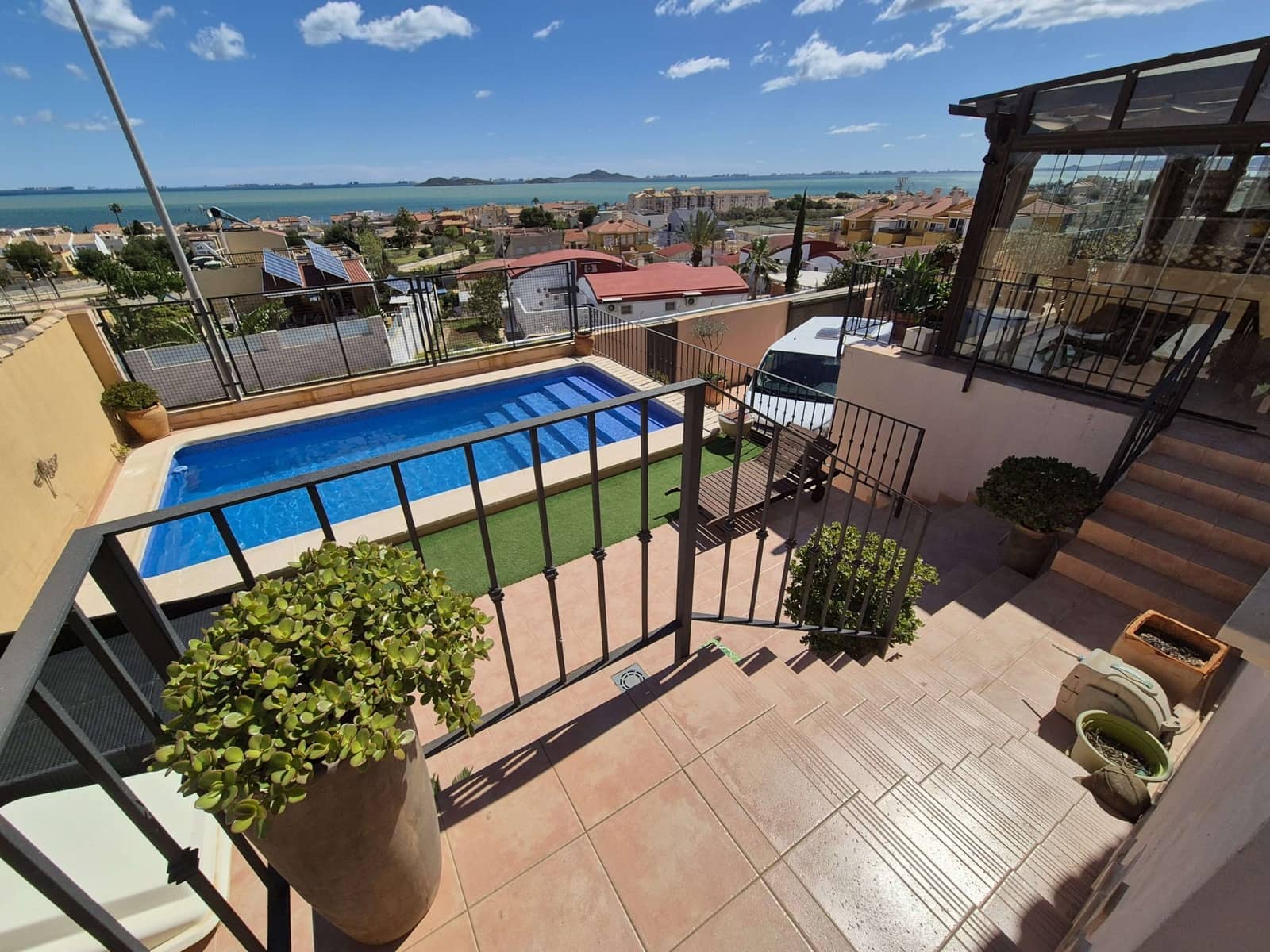 4 soveværelse Villa til salg i El Carmoli med swimmingpool garage - € 425.000 (Ref: 8939617)