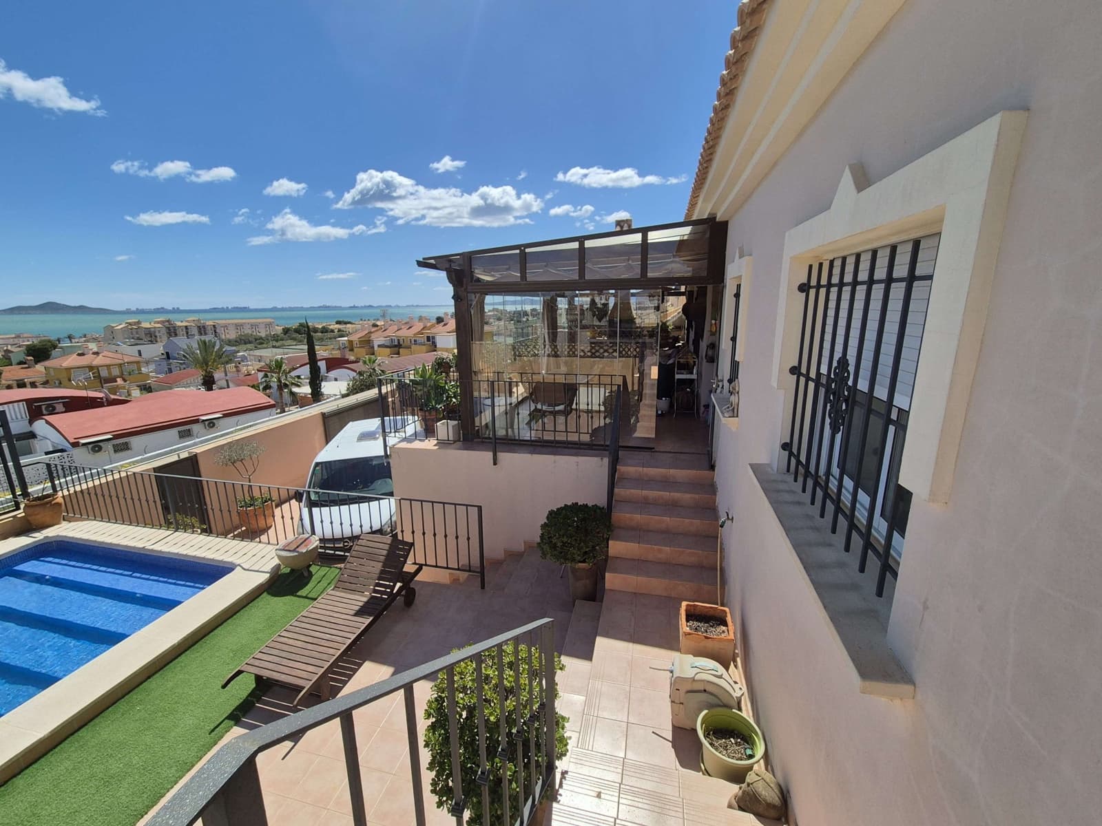 4 soveværelse Villa til salg i El Carmoli med swimmingpool garage - € 425.000 (Ref: 8939617)