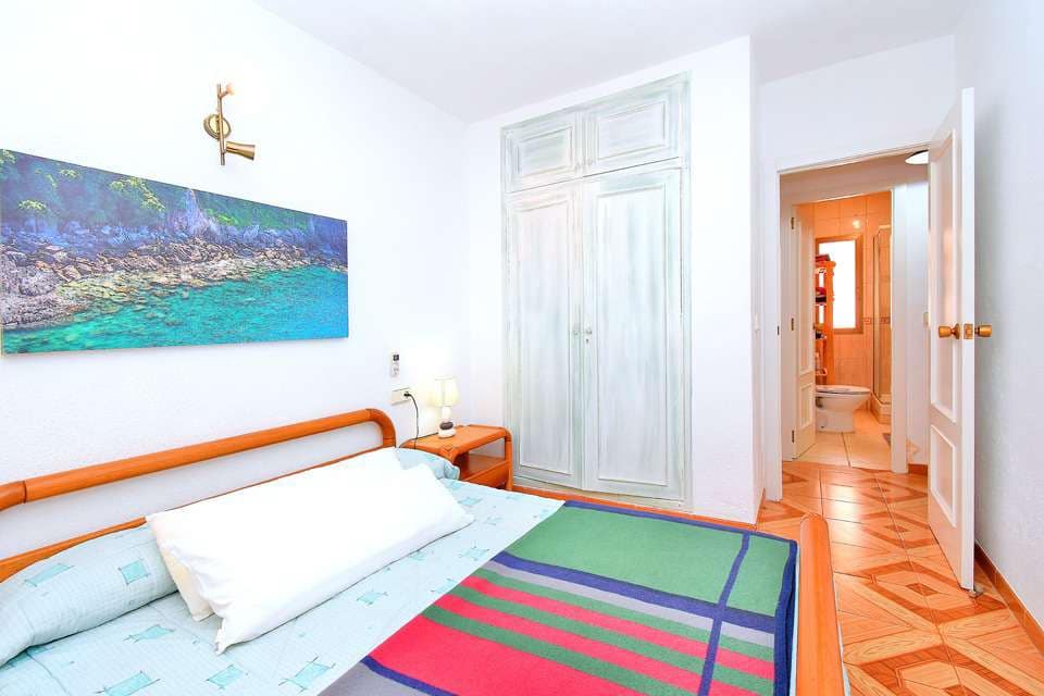 2 bedroom Villa for sale in La Manga del Mar Menor - € 160,000 (Ref: 9016809)