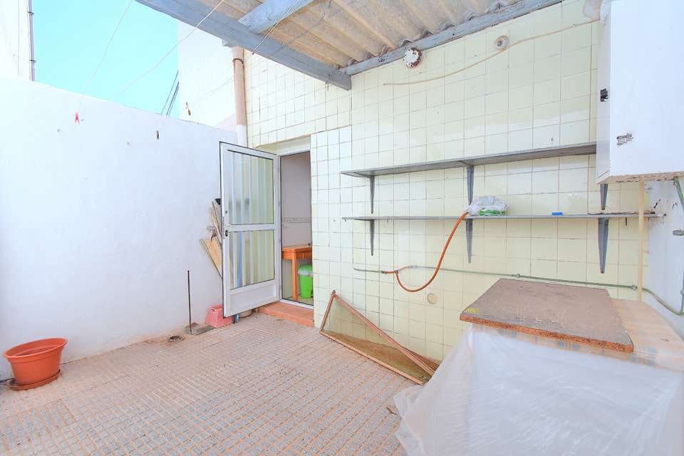 4 bedroom Villa for sale in Los Urrutias - € 159,000 (Ref: 9021806)