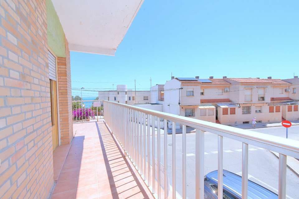 4 bedroom Villa for sale in Los Urrutias - € 159,000 (Ref: 9021806)