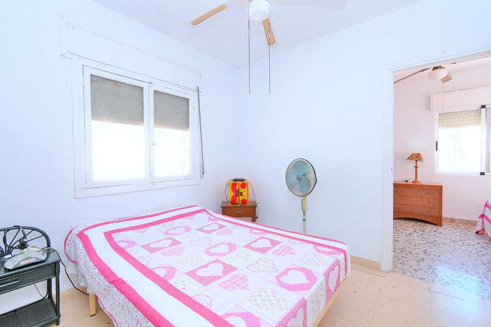 4 bedroom Villa for sale in Los Urrutias - € 159,000 (Ref: 9021806)