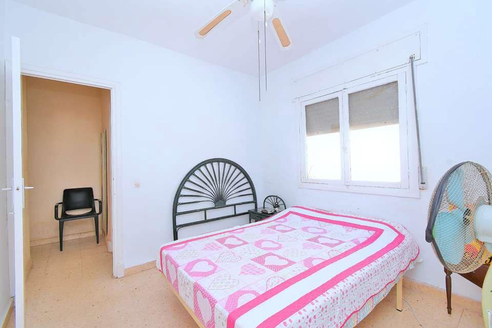 4 bedroom Villa for sale in Los Urrutias - € 159,000 (Ref: 9021806)