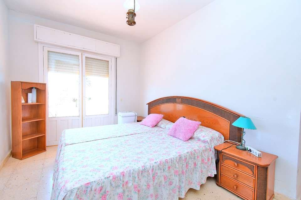 4 bedroom Villa for sale in Los Urrutias - € 159,000 (Ref: 9021806)