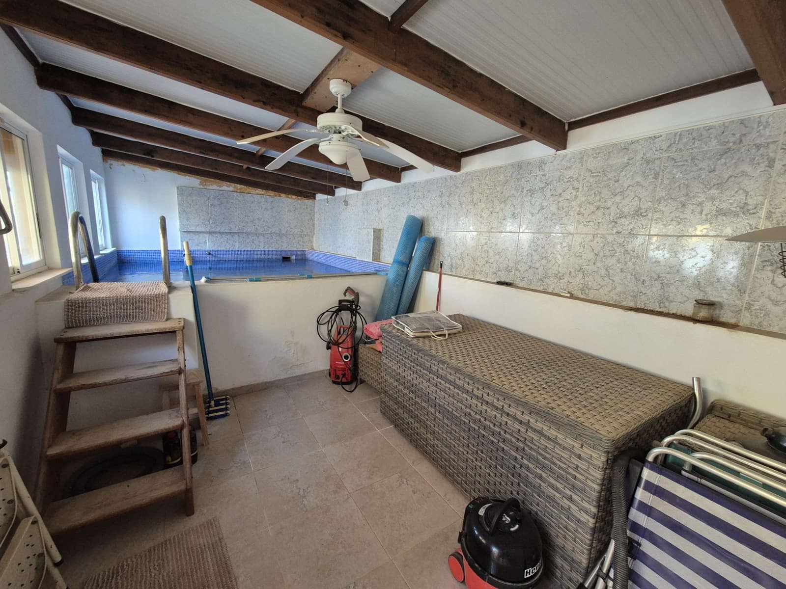 4 bedroom Villa for sale in La Pinilla with pool garage - € 250,000 (Ref: 9175074)