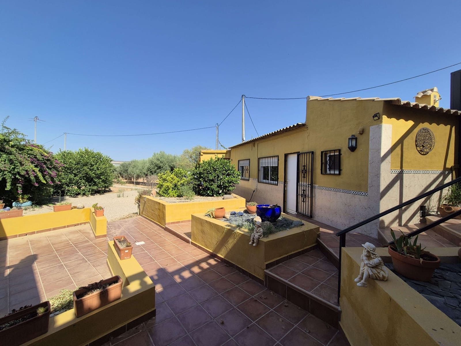 4 bedroom Villa for sale in La Pinilla with pool garage - € 250,000 (Ref: 9175074)
