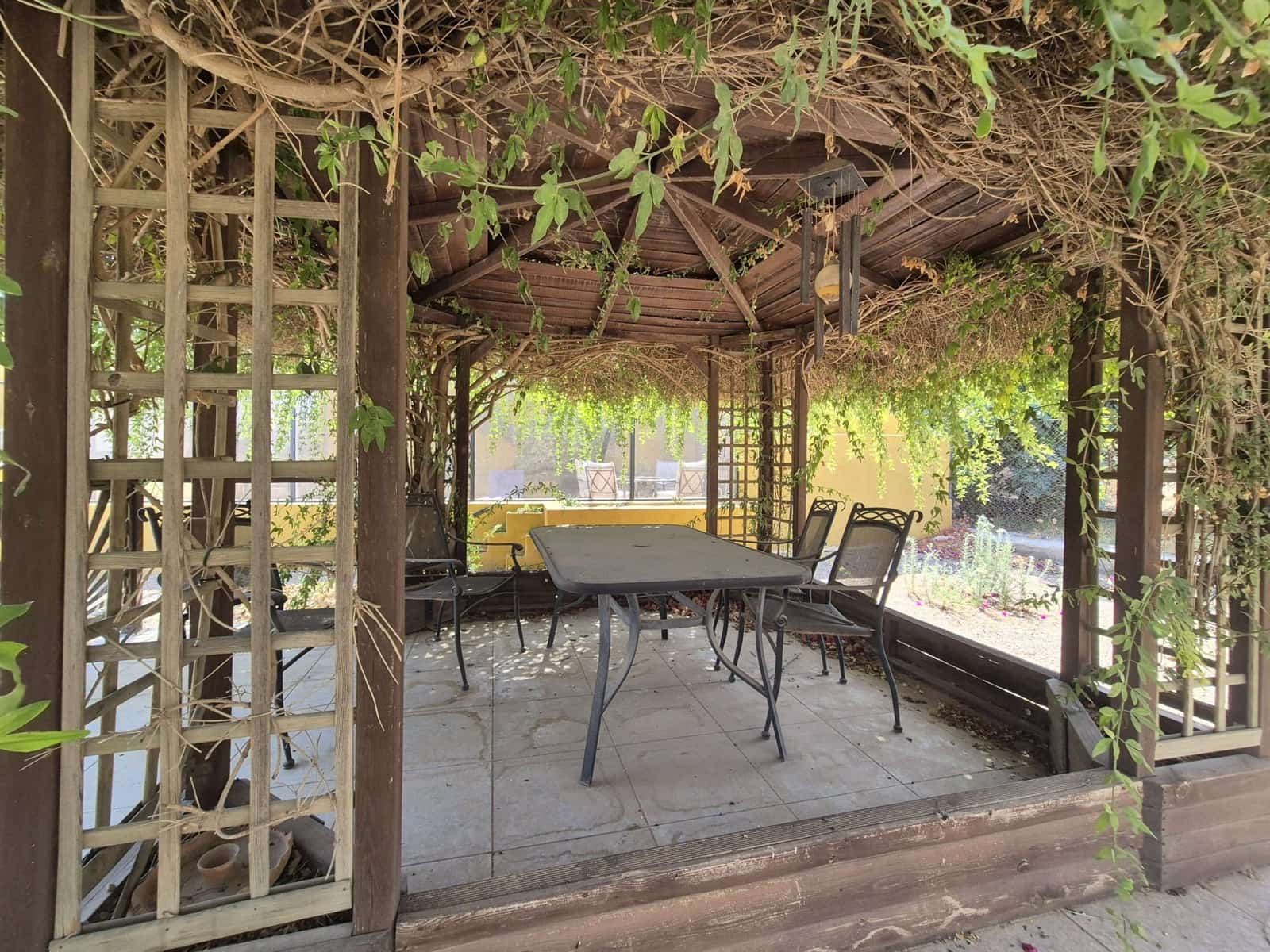 4 bedroom Villa for sale in La Pinilla with pool garage - € 250,000 (Ref: 9175074)