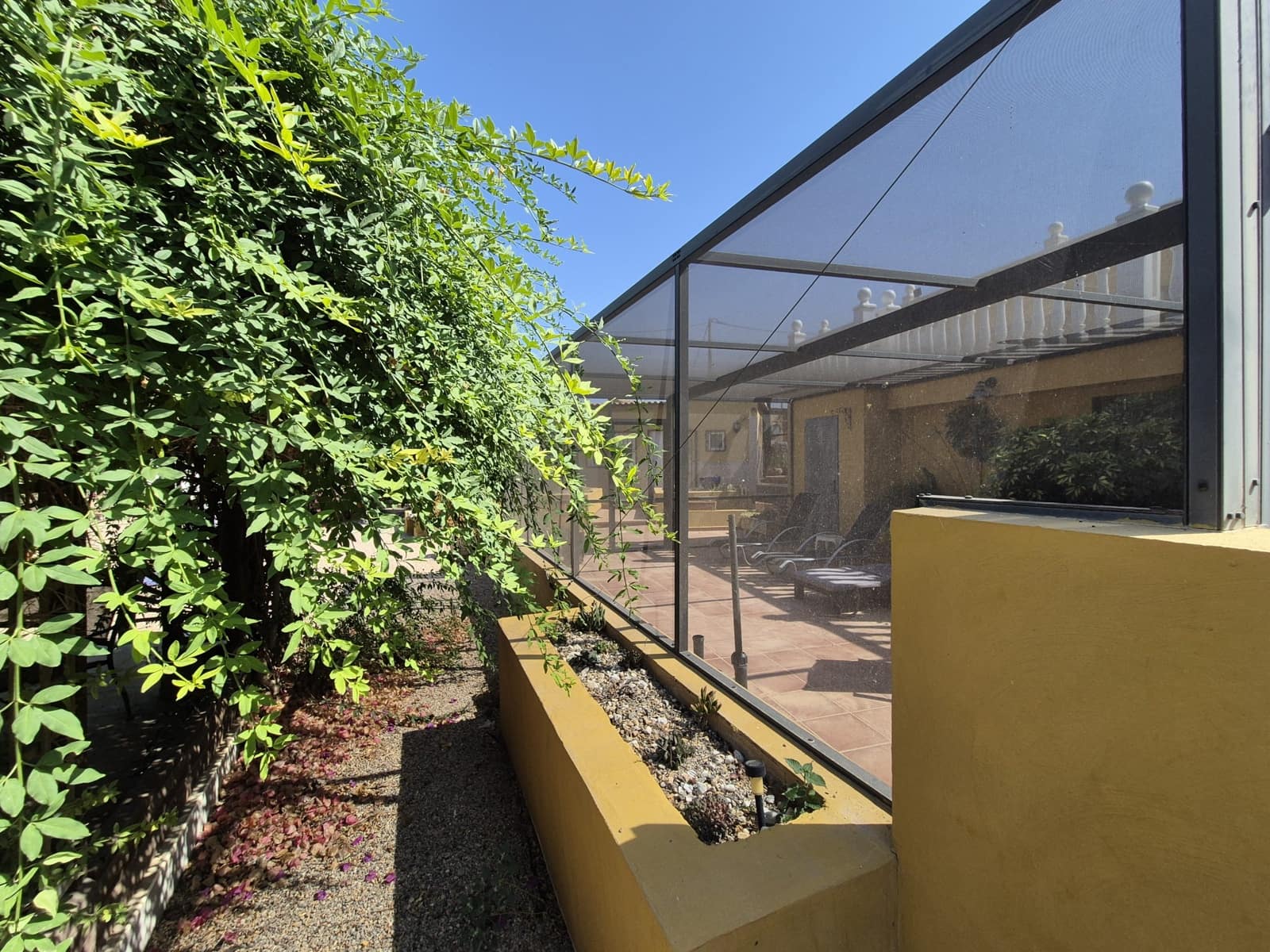 4 bedroom Villa for sale in La Pinilla with pool garage - € 250,000 (Ref: 9175074)