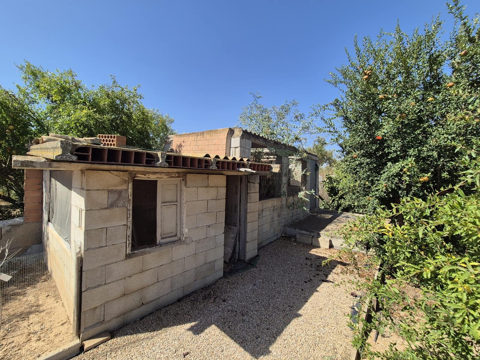 4 bedroom Villa for sale in La Pinilla with pool garage - € 250,000 (Ref: 9175074)