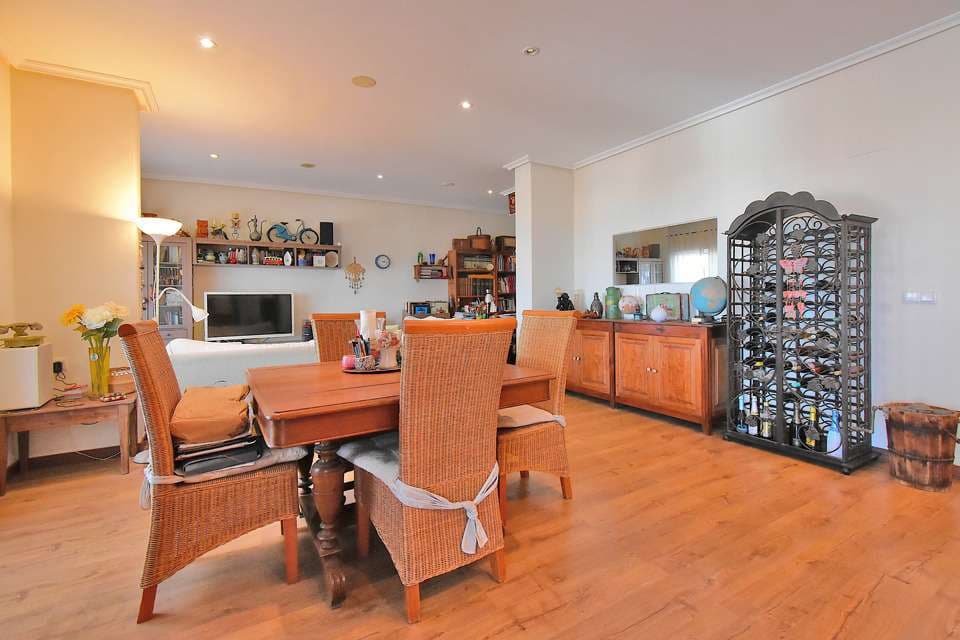 3 bedroom Villa for sale in El Carmoli with pool - € 425,000 (Ref: 9189307)