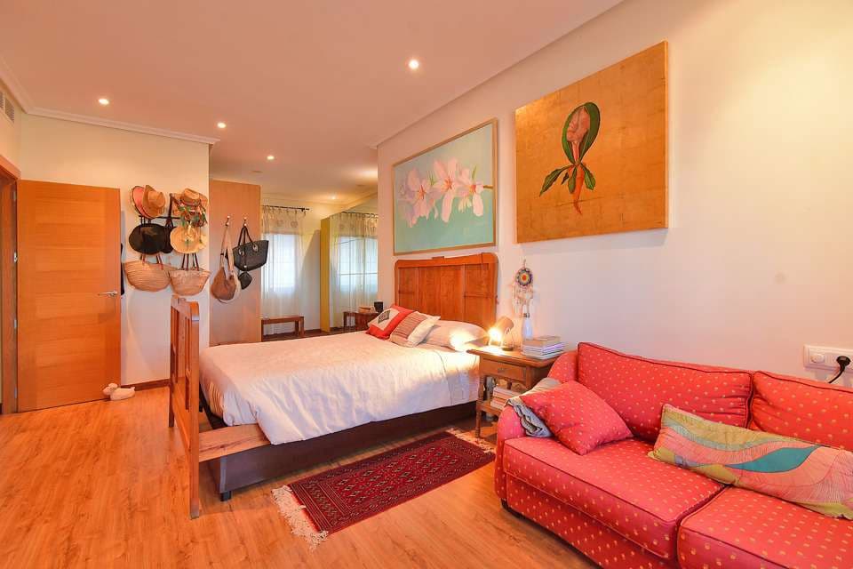 3 bedroom Villa for sale in El Carmoli with pool - € 425,000 (Ref: 9189307)