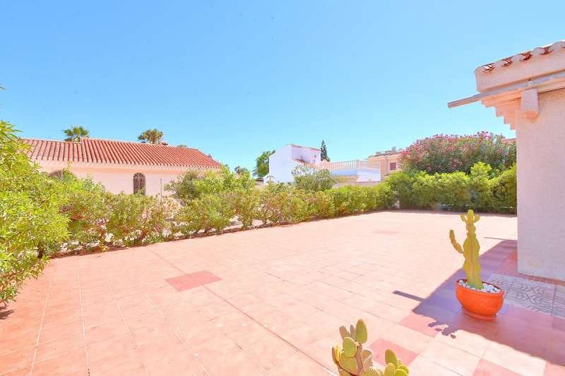 3 soveværelse Villa til salg i Estrella de Mar med swimmingpool garage - € 355.000 (Ref: 9241194)