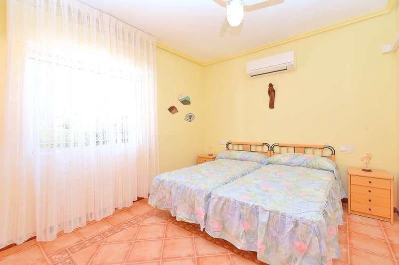 3 soveværelse Villa til salg i Estrella de Mar med swimmingpool garage - € 355.000 (Ref: 9241194)