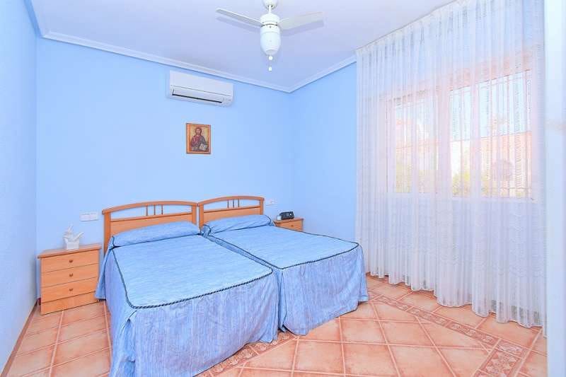 3 soveværelse Villa til salg i Estrella de Mar med swimmingpool garage - € 355.000 (Ref: 9241194)