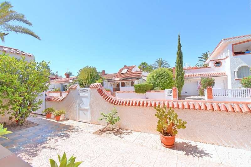 3 soveværelse Villa til salg i Estrella de Mar med swimmingpool garage - € 355.000 (Ref: 9241194)