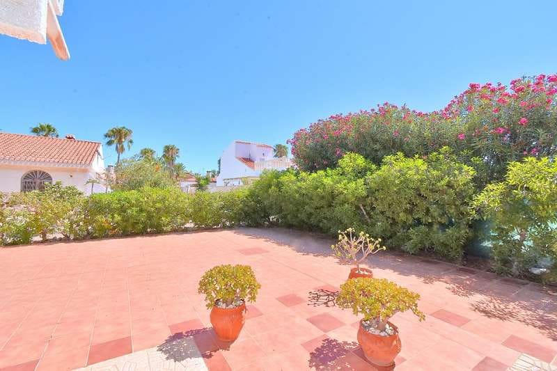 3 soveværelse Villa til salg i Estrella de Mar med swimmingpool garage - € 355.000 (Ref: 9241194)