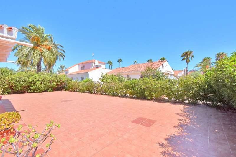 3 soveværelse Villa til salg i Estrella de Mar med swimmingpool garage - € 355.000 (Ref: 9241194)