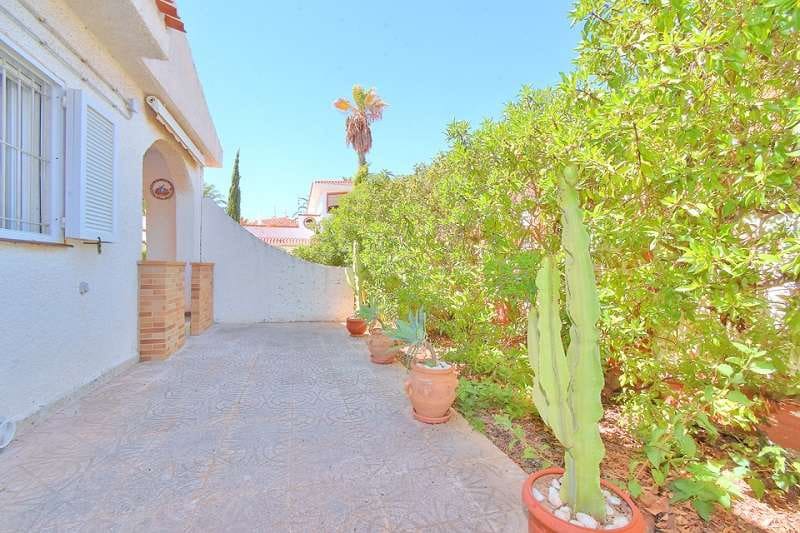 3 soveværelse Villa til salg i Estrella de Mar med swimmingpool garage - € 355.000 (Ref: 9241194)