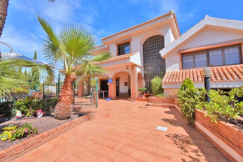 5 chambre Villa/Maison à vendre à Estrella de Mar avec piscine garage - 799 000 € (Ref: 9241196)