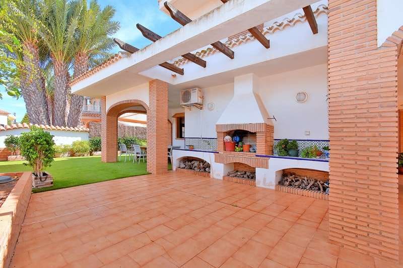 5 chambre Villa/Maison à vendre à Estrella de Mar avec piscine garage - 799 000 € (Ref: 9241196)