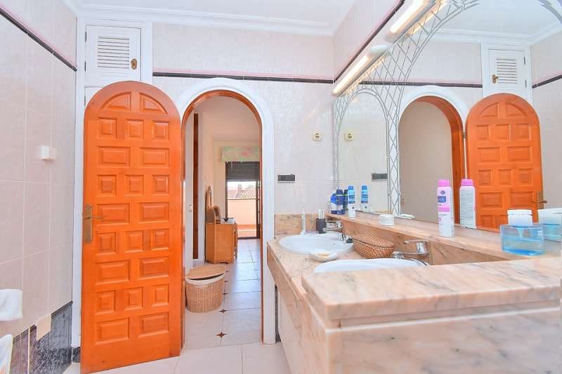 5 chambre Villa/Maison à vendre à Estrella de Mar avec piscine garage - 799 000 € (Ref: 9241196)