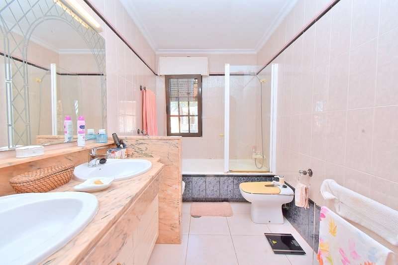 5 chambre Villa/Maison à vendre à Estrella de Mar avec piscine garage - 799 000 € (Ref: 9241196)
