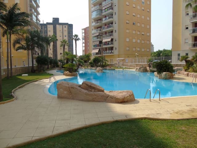 Apartamento de 2 habitaciones en La Manga del Mar Menor en venta con piscina - 135.000 € (Ref: 9275369)