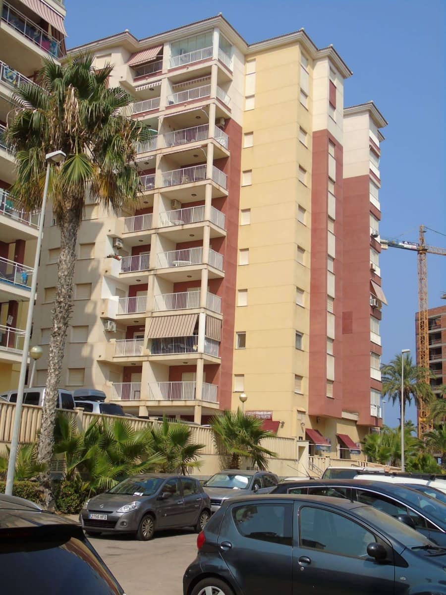 2 chambre Appartement à vendre à La Manga del Mar Menor avec piscine - 135 000 € (Ref: 9275369)